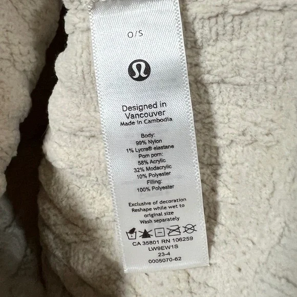Lululemon Cable Knit Pom Beanie in Cream One Size Cozy Cabin Core Lululemon Womens Cable-Knit Pom-Pom Beanie - Bone - lulu  main image 3